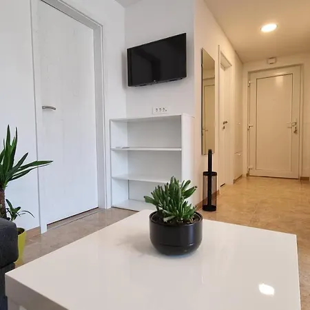 Rivarela Blu - Newly Renovated And Location Near Sea Appartement Novigrad Istria