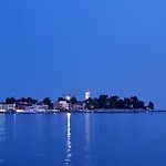 Rivarela Blu - Newly Renovated And Location Near Sea شقة Novigrad Istria