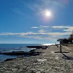 Rivarela Blu - Newly Renovated And Location Near Sea شقة *