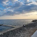 Rivarela Blu - Newly Renovated And Location Near Sea شقة