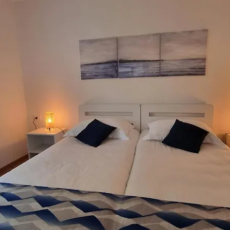 Apartman Rivarela Blu - Newly Renovated And Location Near Sea
