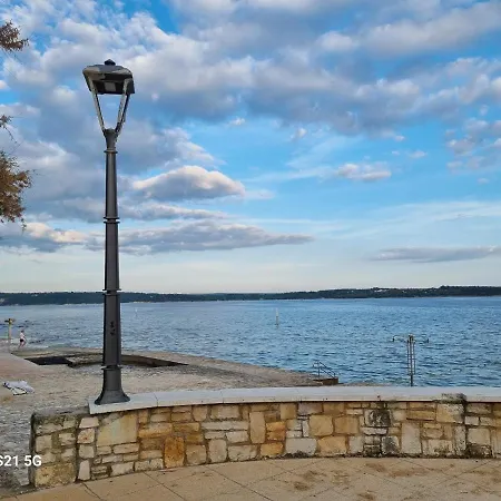 Rivarela Blu - Newly Renovated And Location Near Sea Apartman Novigrad Istria